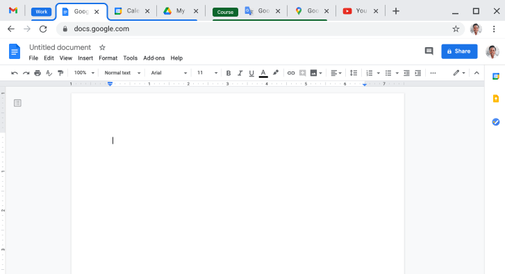 Okno przeglądarki Chrome z kilkoma kartami połączonymi w grupę.