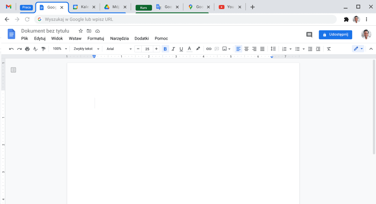 Okno przeglądarki Chrome z kilkoma kartami połączonymi w grupę.