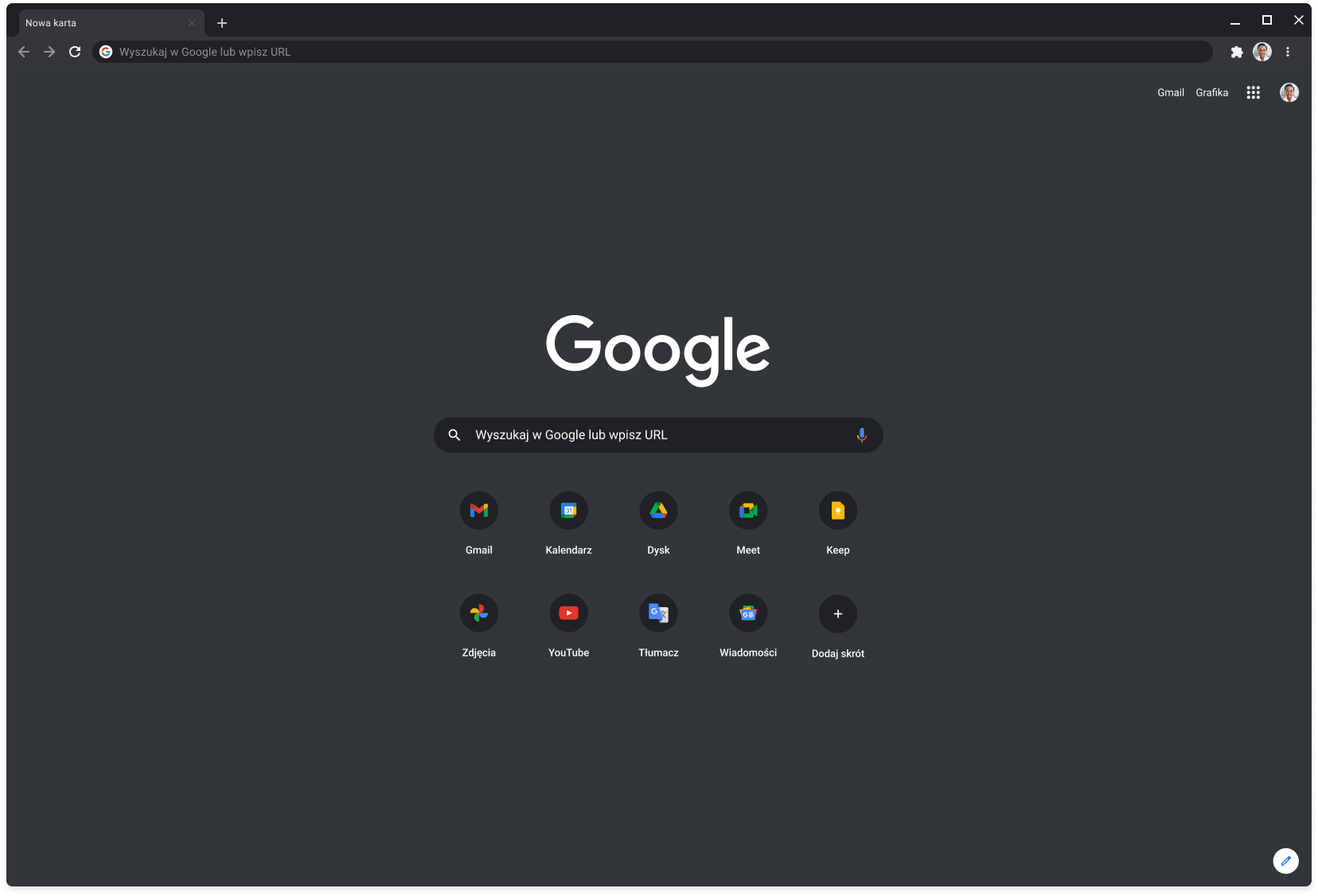 Okno przeglądarki Chrome w trybie ciemnym z otwartą stroną Google.com